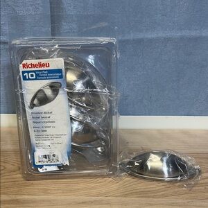 Richelieu  Lot de 10 poignées traditionnelles en métal - Nickel brossé